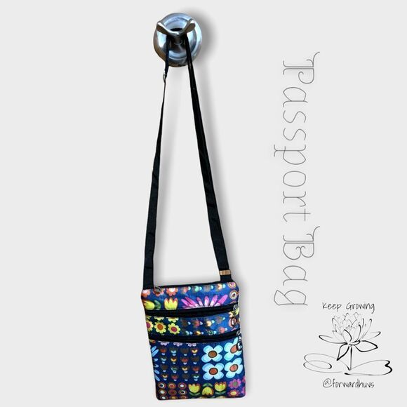 Unbranded Floral Crossbody - Passport Style Bag - Picture 1 of 11